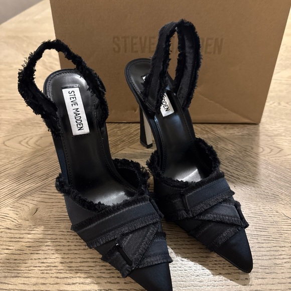 Steve Madden Women's Larysa Satin Frayed Slingback Pumps Black 7 - Picture 1 of 4